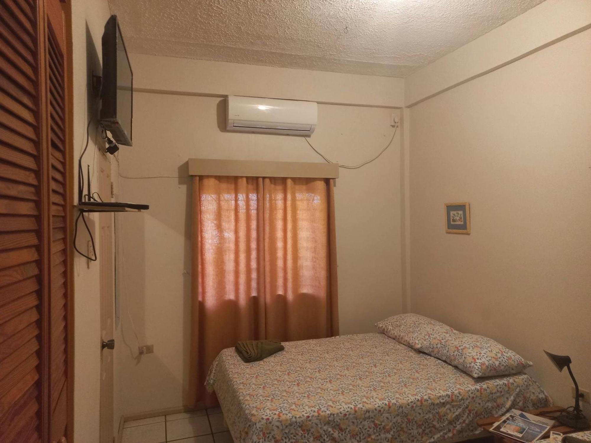 The Seaside Garden Guesthouse Buccoo Екстер'єр фото