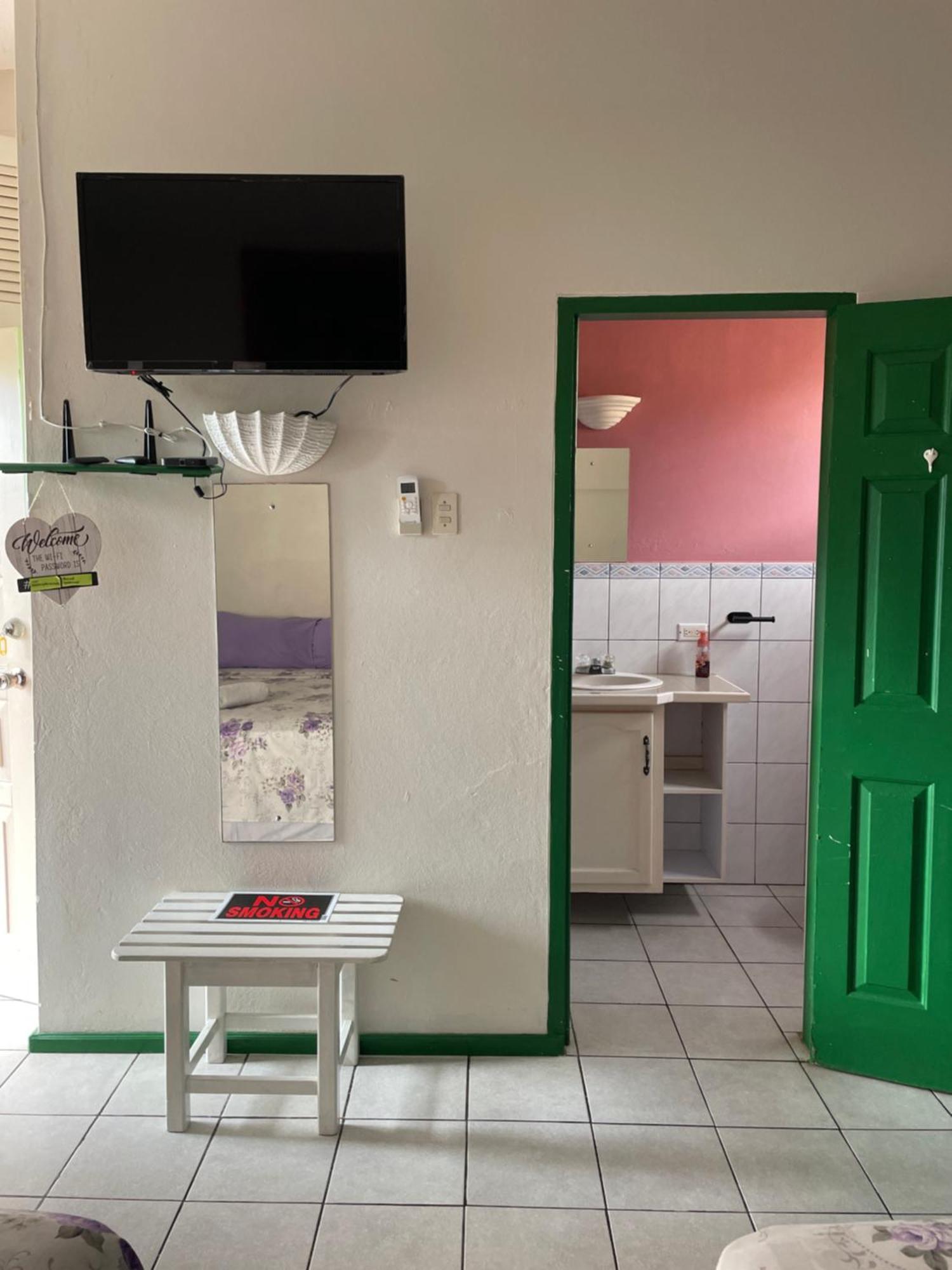 The Seaside Garden Guesthouse Buccoo Екстер'єр фото