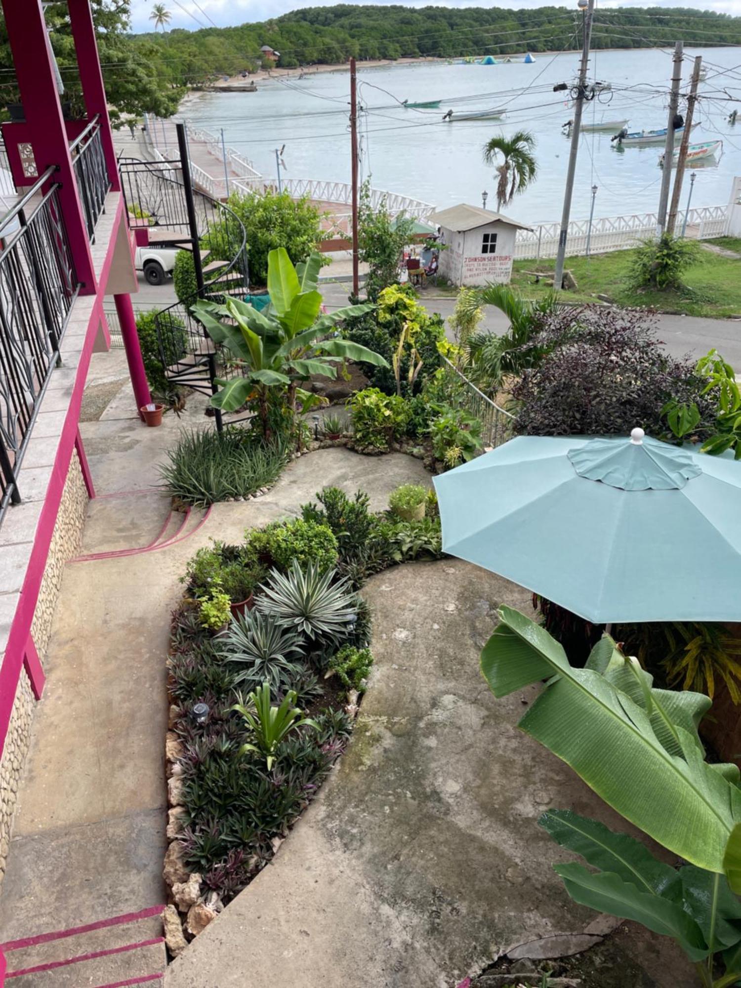 The Seaside Garden Guesthouse Buccoo Екстер'єр фото